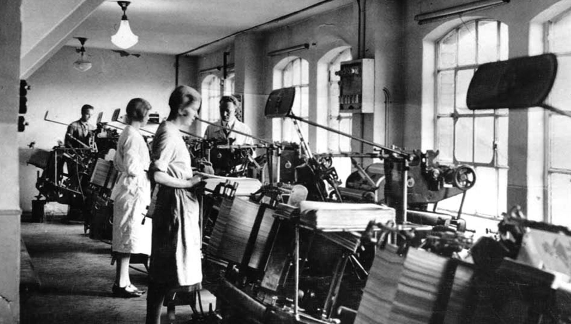HEIDELBERG showroom with Tiegel presses in the early 30's