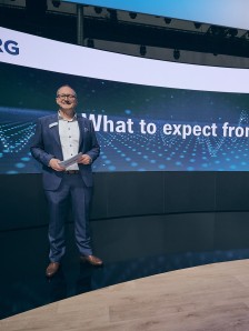  Dr. David Schmedding (future member of the Executive Board for Sales and Service), HEIDELBERG press conference