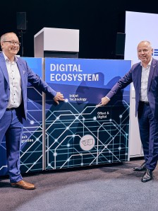 Dr. David Schmedding (future member of the Executive Board for Sales and Service), Peter Wolff (Chief Marketing Officer, Canon CPP), HEIDELBERG press conference