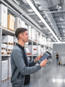 Prinect Press Center Mobile in a warehouse